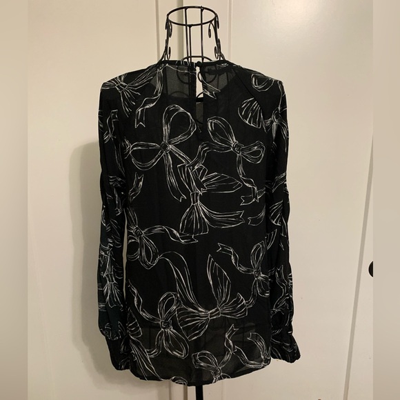 Adorable Maurice’s blouse 🩷 - Picture 1 of 3